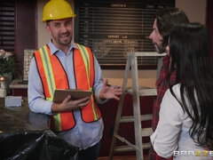 Sex adventure of booty MILF Angela White