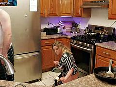 Amateur, Verga grande, Tetas grandes, Rubia, Ama de casa, Madres para coger, Tetas, Esposa