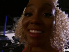 Velký zadek, Blondýna, Macaté, Na pejska, Ebenové, Na obličej, Přírodní prsa, Punčocháče