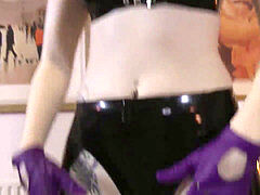 Amateur, Sucer une bite, Britannique, Européenne, Latex, Masturbation, Jarretelles, Adolescente