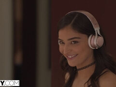 Røv, Pik sutte, Brunette, Hundestilling, Håndjob, Fisse, Teenager, Snugkigger