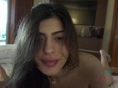 Stor kuk, Brunett, Sperma shot, Långt ner i halsen, Fotfetisch, Hd, Mager, Tuttar