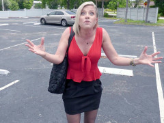 Amador amadora, Loiroa, Mãe gostosa, Mamãe, Ao ar livre cartaz de rua outdoor, Cabelo curto, Saia, Pornô leve