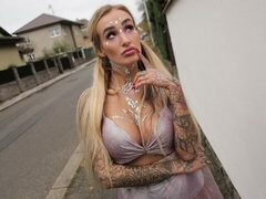 Gros cul, Grosse bite, Gros seins, Sucer une bite, Mère que j'aimerais baiser, Pov, Tatouage, Nénés