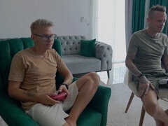 Amatør, Utroskap, Hanrei, Ansiktssperm, Ektemann, Russer, Tattovering, Kone