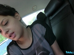 Amatör, Avsugning, Bil, Otrohet, Handjobb, Utomhus, Pov, Offentlig