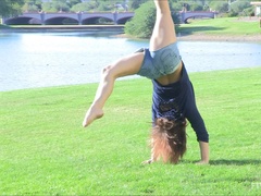 Vuisten, Masseren, Masturbatie, Orgasme, Openbaar, Alleen