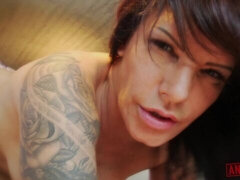 Aphrodisiac Daisy Rock's curvy dirt