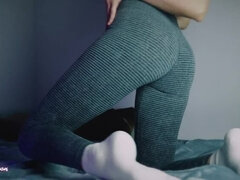 Little teasing in yoga pants