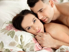 Camera da letto, Grande cazzo, Pompino, Brunetta, Da dietro, Leccata, Ragazza, Tette