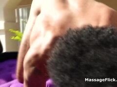 Store bryster, Pik sutte, Hårdt, Imellem racer, Massage, Olie, Udendørs, Brystknepning