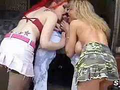 Amatoriale, Sfavillanti, Francese, Lesbica, All'aperto, Dildo indossabile, Terzetto