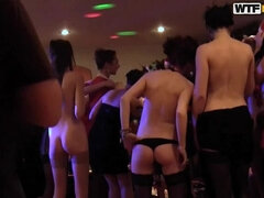 Loiroa, Morena, Faculdade, Grupo, Saltos, Lingerie, Meias finas, Despir