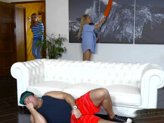 Grote lul, Grote mammen, Blond, Pijpbeurt, Rondborstig, Hardcore, Hd