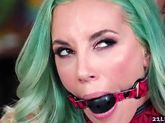 Plantureuse, Domination, Femelle, Femme dominatrice, Talons, Lingerie, Mère que j'aimerais baiser, Esclave