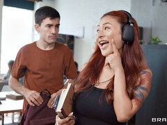 Fekete, Szőke, Cumizás, Kutya póz, Szoknya, Tetkó