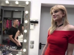 In den arsch, Blondine, Blasen, Braunhaarige, Hardcore, Hd, Strümpfe, Flotter dreier