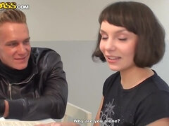 Brunetka, Twarzowy, Pieniądze, Publiczny, Trójkąt