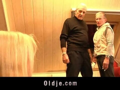 Amerikkalainen, Blondi, Teini, Kolmen kimppa