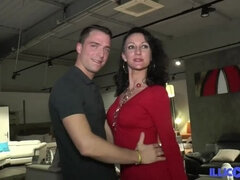 Anal, Femme couguar, Lingerie, Mature, Mère que j'aimerais baiser, Maigrichonne, Tatouage, Voyeur