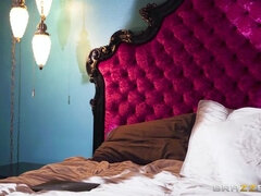 Velike joške, Fafanje, Rjavolaska, Varanje, Dekle drka tiča, Mama, Resničnost, Žena