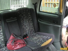 Amateur, Anal, Lécher le cul, Voiture, Tromperie, Gorge profonde, De plein air, Fessée