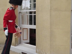 Gros cul, Gros seins, Brunette brune, Rondelette, De plein air, Actrice du porno, Public, Uniforme