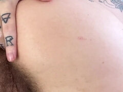 Anaal, Kont, Fetisj, Vingeren, Harig, Masturbatie, Orgasme, Tatoeage