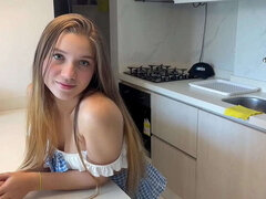 Zadek, Blondýna, Creampie, Roztomilá, Pokojská, Vyhublá, Stříkání, Kozičky