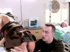 Brunette, Bløtkake, Doktor, Hd, Penger, Squirting, Uniform