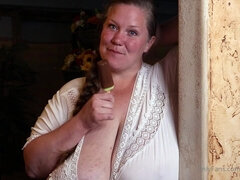 Большие сиськи, Грудастые, Массаж, Милф, Мамочка, Софткор, Соло, Сиськи