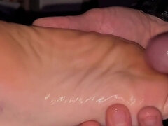 Amateur Footfetish Cum on Small Feet