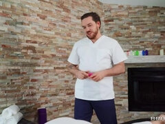 アメリカ人, チン, バック, 顔射, 指いじり, マッサージ, 淫乱熟女, オイル