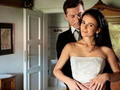 Stor pik, Pik sutte, Brunette, Hundestilling, Naturlige bryster, Mager, Teenager, Bryster