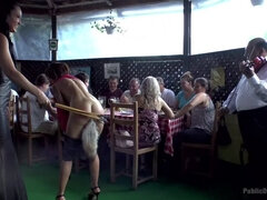 Fetiš, Na verejnosti