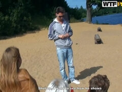 Blondin, Brunett, Universitet, Klackar, Lesbisk, Utomhus, Piercing