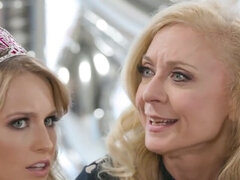 18, Blondína, Klitoris, Lesbické, Výprask, Milf  mčbp, Nevlastná mama, Švédska rojka