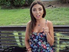 Rumpe, Brunette, Bakfra, Latina, Utendørs, Synsvinkel, Offentlig, Fitte