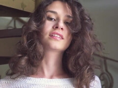 18 jaar, Lieveling, Hondjeshouding, Vingeren, Kut duiken, Alleen, Tieten likken, Onder de rok