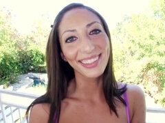 Kotě, Velké péro, Velké kozy, Kuřba, Brunetka, Stříkání spermatu, Hardcore, Přírodní prsa