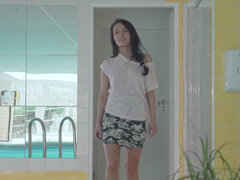 Lexi Dona & her mom Samantha Jolie ride by turns bf's face & cock poolside