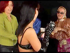 Tjekke, Onani, Nylonstrømper, Luder