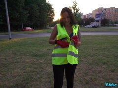 Iso kulli, Rintava, Rankka, Luonnolliset tissit, Näkökulma pov, Julkinen, Tatuointi, Tissit