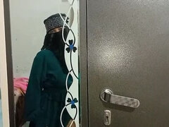 Desi Muslim Housewife Dearshivani Fucked Doggy Style in Front of Mirror - Big Ass Hijab Babe