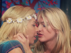 Жопа, Блондинки, Парочка, Латиноамериканки, На природе, Киски, Сиськи, В поезде