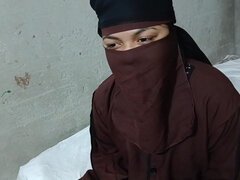 Muslim Girl Gives Gift to House Owner