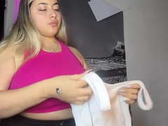 18 éves, Tekintélyes didik, Döci, Hatalmas, Természetes, Természetes mellek, Mellbimbók, Begyek