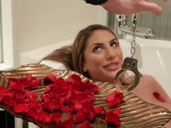 Obciąganie, Brunetka, Obciąganie, Hardcore, Hd, Lizanie, Naturalne cycki, Cipka