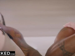 Iso kulli, Suihinotto, Ruskeahiuksinen, Naamallinen, Orgiat, Ratsastaa, Ajeltu, Teini