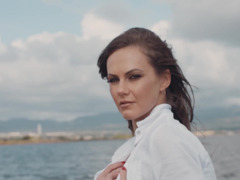 Female needs pecker and young man gets in bathtub for coition